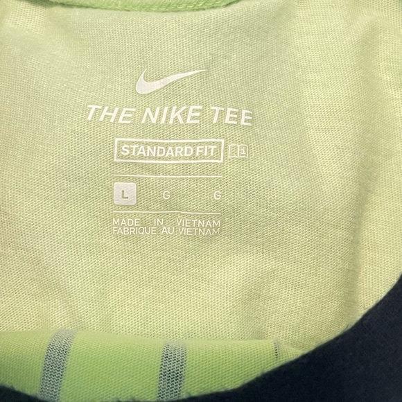 NWOT Youth Nike T-shirt. Never worn. Size large. - Picture 3 of 3